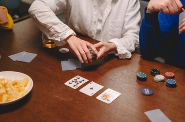 xì tố di động F8bet